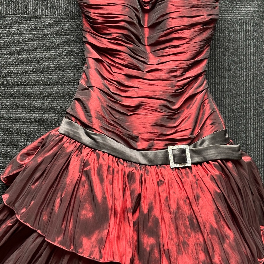 Y2K prom dress . Excellent condition.  Size 6 - Picture 5 of 5